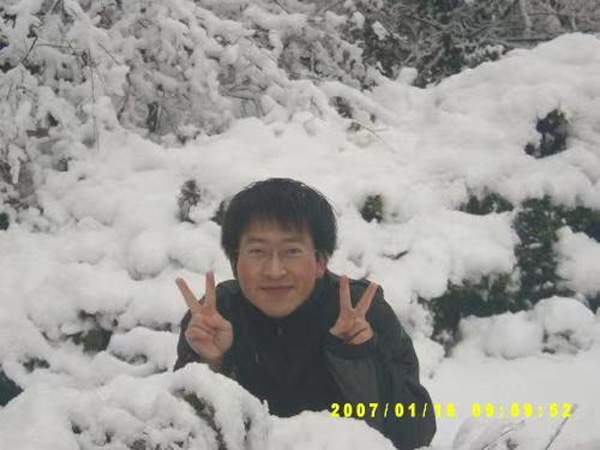 李文亮大学时的照片 李文亮的人人网账号 图