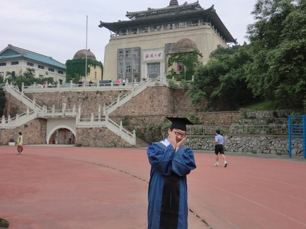 李文亮在武大时的照片 李文亮的人人网账号 图